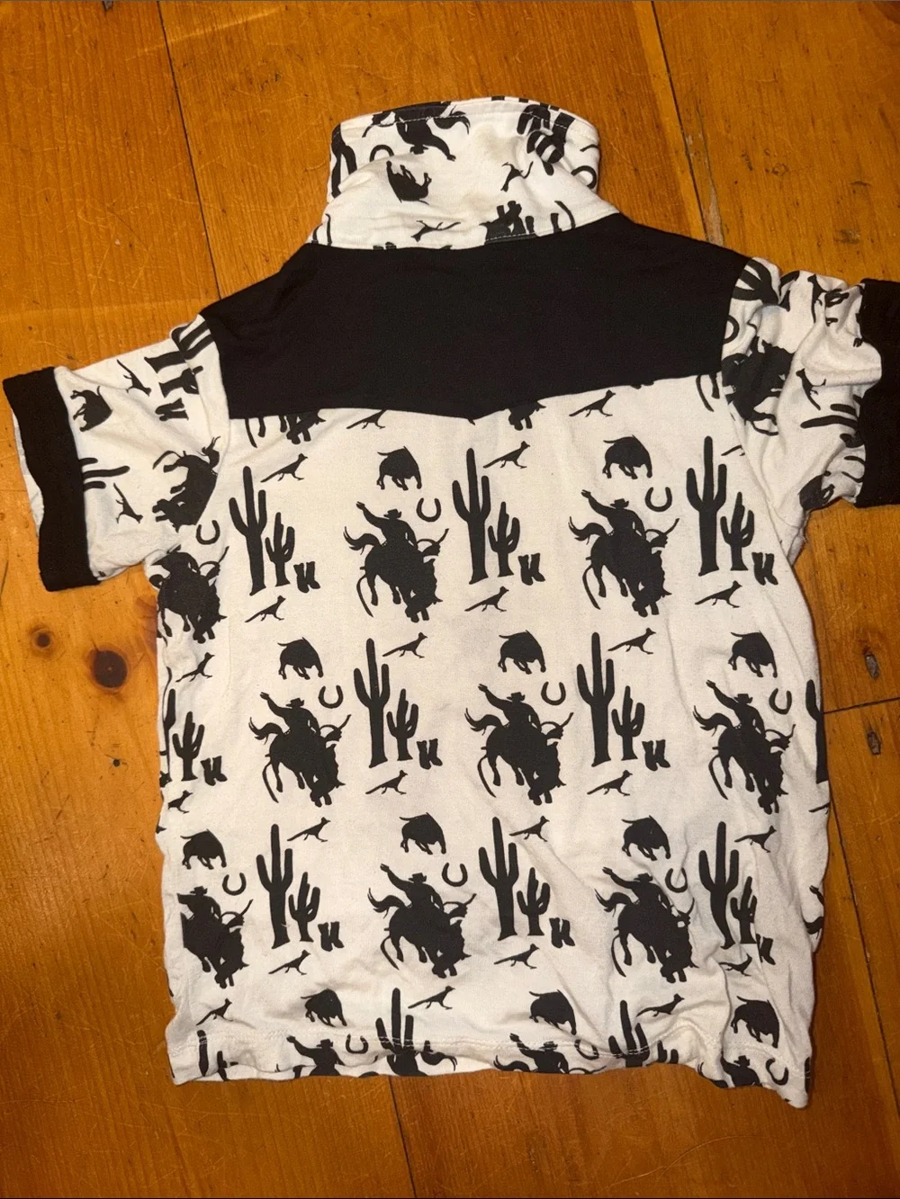 Kate Quinn Kids Western-Print Polo Shirt in Black & White Cowboy Horse Size 4T